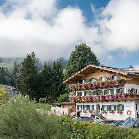 Gourmet-Hotel Gruenwald Леоганг Екстериор снимка