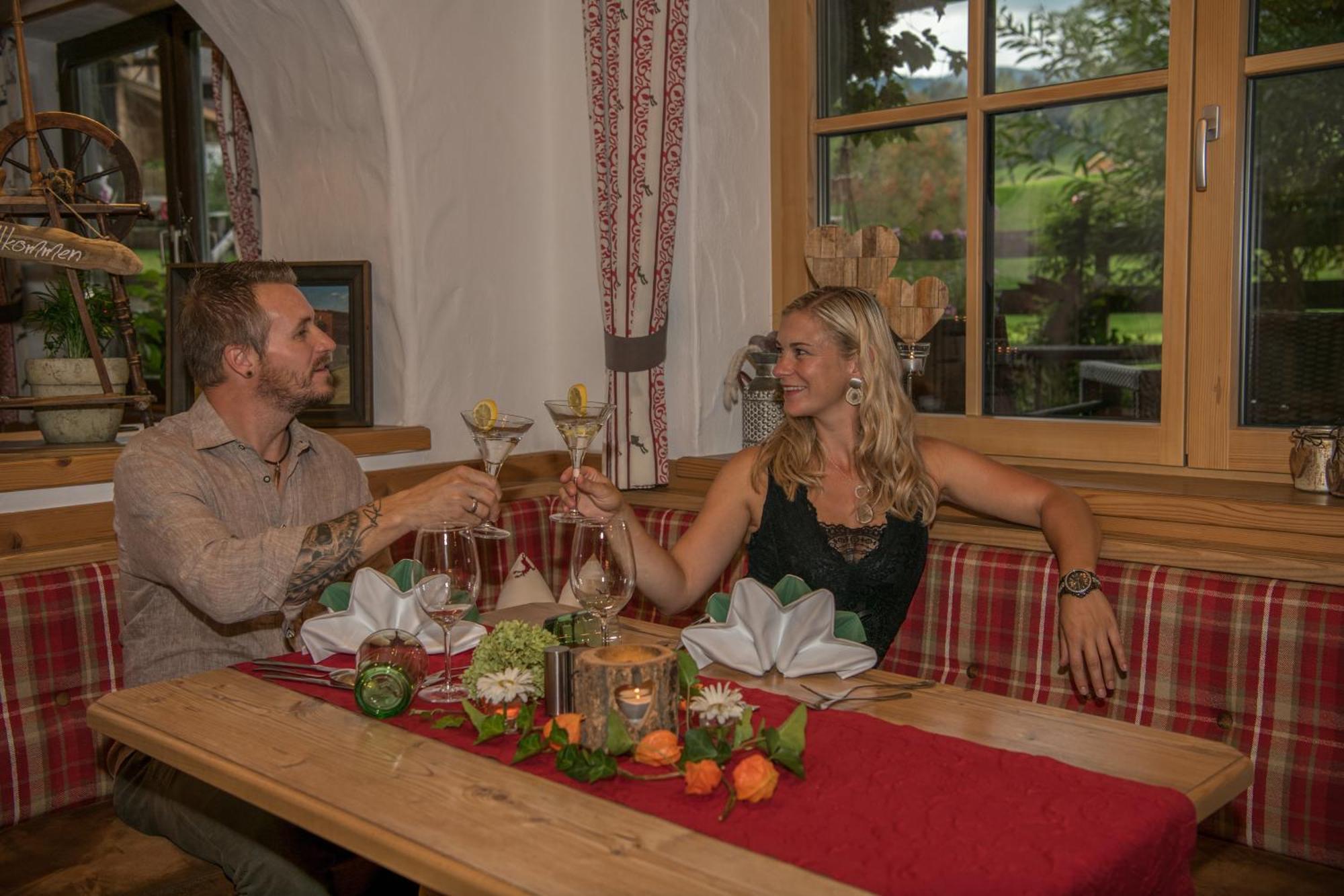 Gourmet-Hotel Gruenwald Леоганг Екстериор снимка