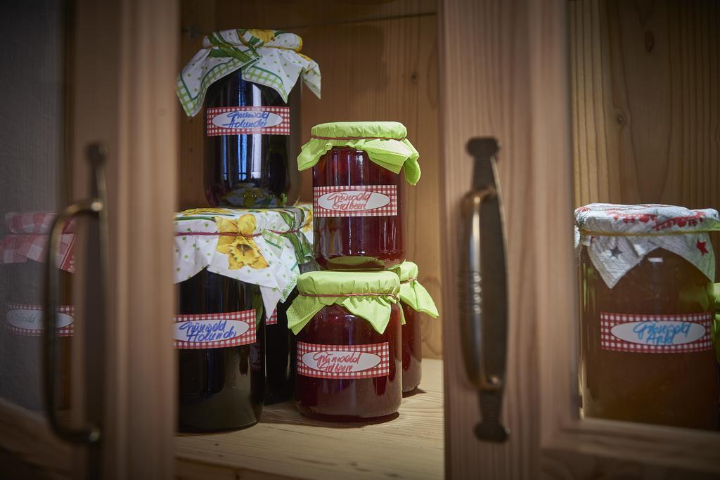 Gourmet-Hotel Gruenwald Леоганг Екстериор снимка