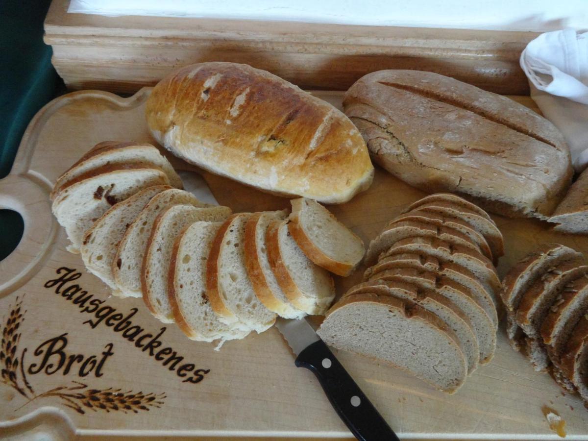 Gourmet-Hotel Gruenwald Леоганг Екстериор снимка
